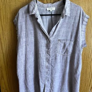 UmGee Women’s sleeveless button up shirt